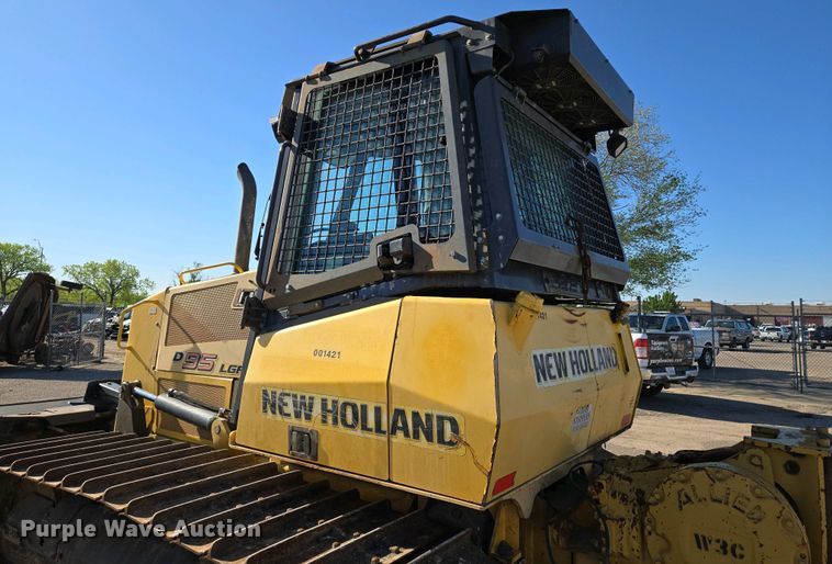 image for item EO0652 2007 New Holland D95 LGP dozer