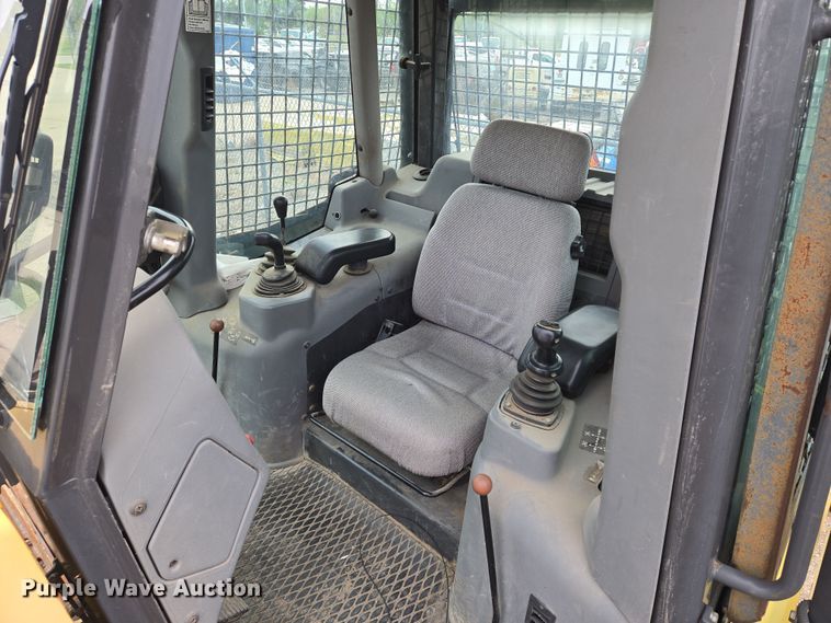 image for item EO0652 2007 New Holland D95 LGP dozer