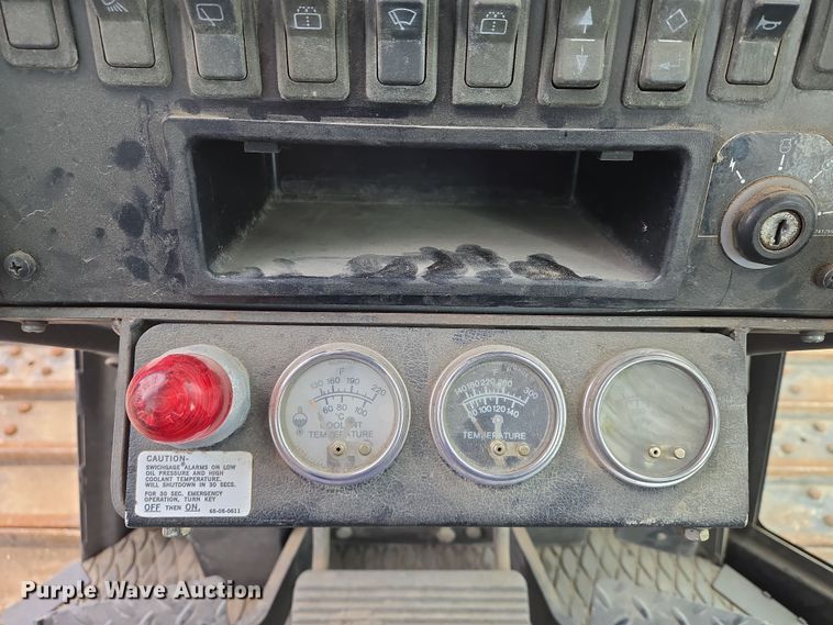 image for item EO0652 2007 New Holland D95 LGP dozer