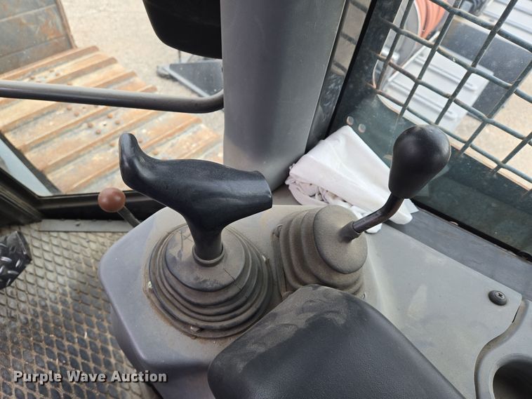 image for item EO0652 2007 New Holland D95 LGP dozer