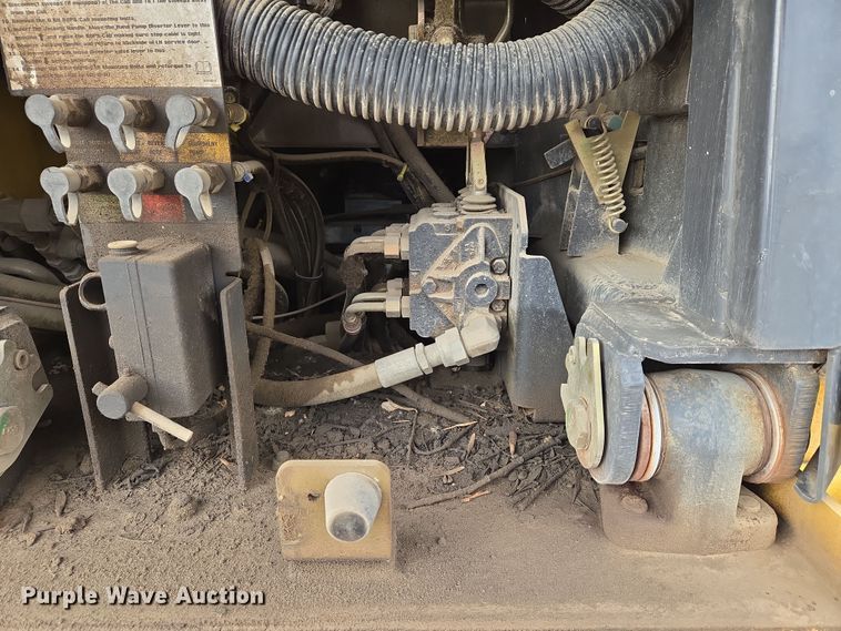 image for item EO0652 2007 New Holland D95 LGP dozer