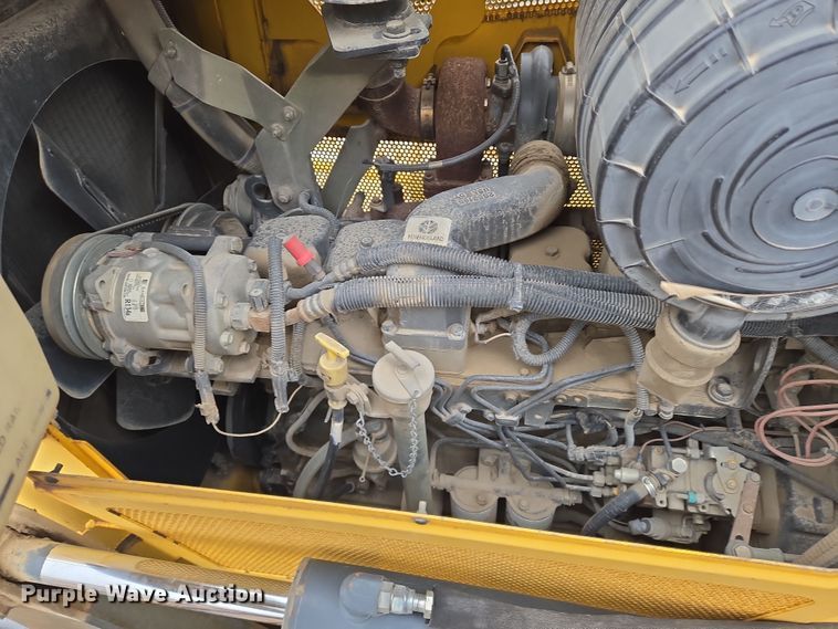 image for item EO0652 2007 New Holland D95 LGP dozer