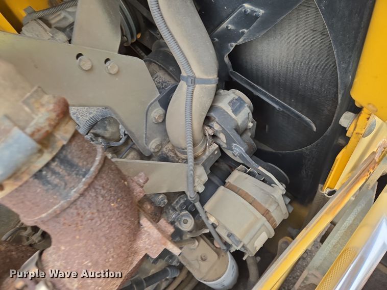 image for item EO0652 2007 New Holland D95 LGP dozer