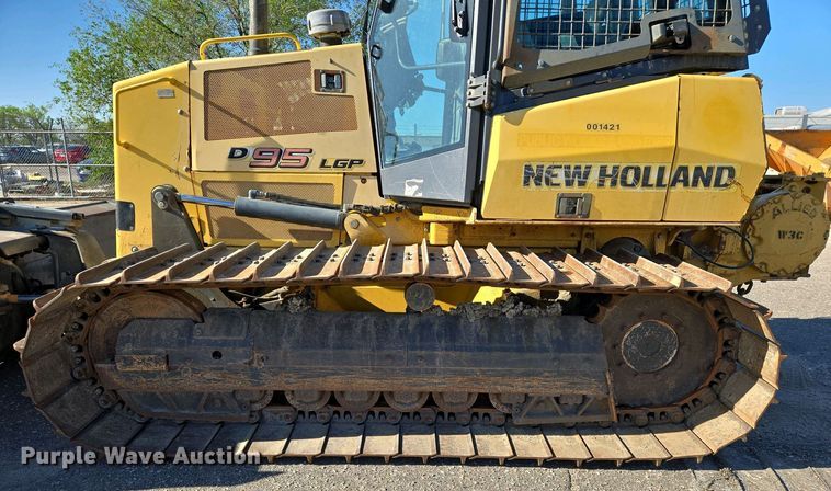 image for item EO0652 2007 New Holland D95 LGP dozer