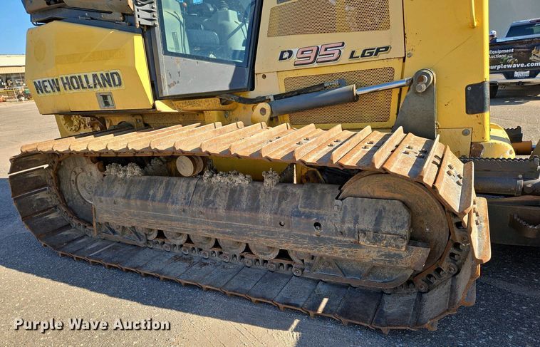 image for item EO0652 2007 New Holland D95 LGP dozer