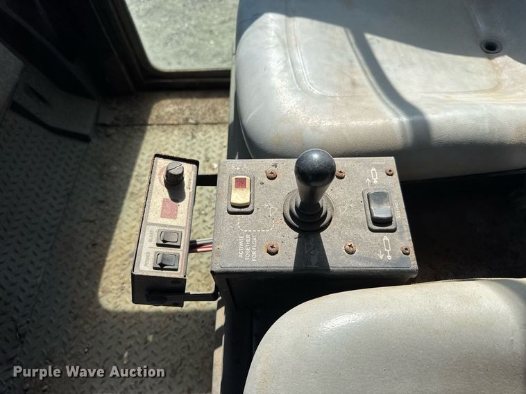 image for item EO0654 2008 Bobcat 2300 utility vehicle