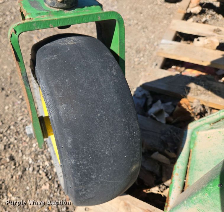 image for item EO0657 John Deere 1445 Series II lawn mower