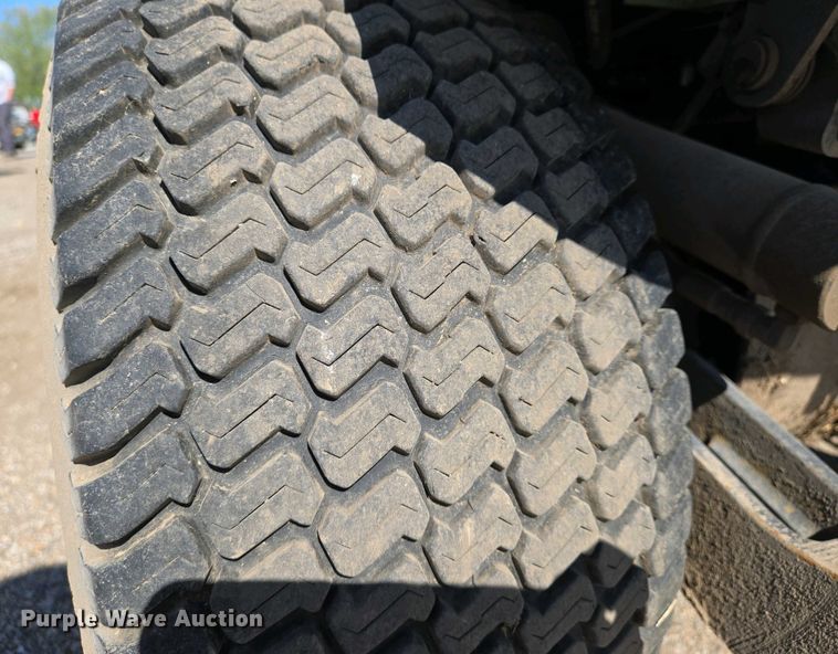 image for item EO0657 John Deere 1445 Series II lawn mower