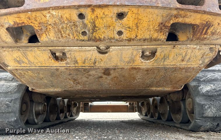 image for item EO0658 2002 Caterpillar 247 tracked skid steer loader