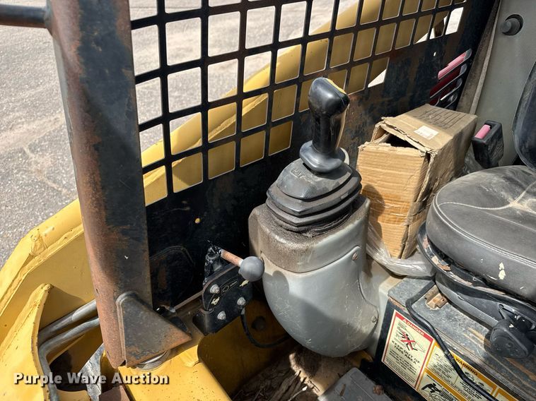 image for item EO0658 2002 Caterpillar 247 tracked skid steer loader