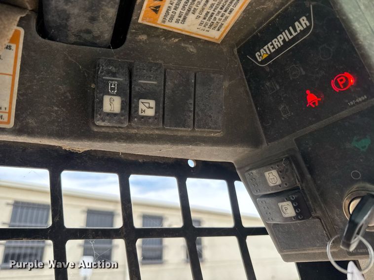 image for item EO0658 2002 Caterpillar 247 tracked skid steer loader