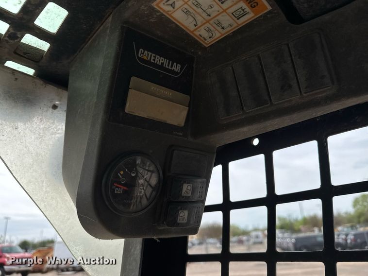 image for item EO0658 2002 Caterpillar 247 tracked skid steer loader