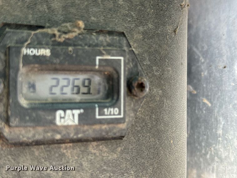 image for item EO0658 2002 Caterpillar 247 tracked skid steer loader