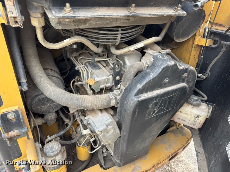 image for item EO0658 2002 Caterpillar 247 tracked skid steer loader