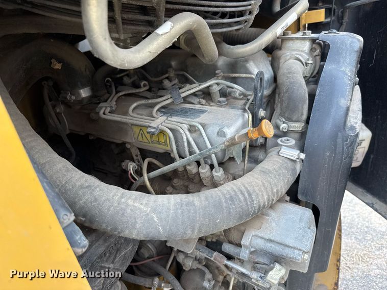 image for item EO0658 2002 Caterpillar 247 tracked skid steer loader