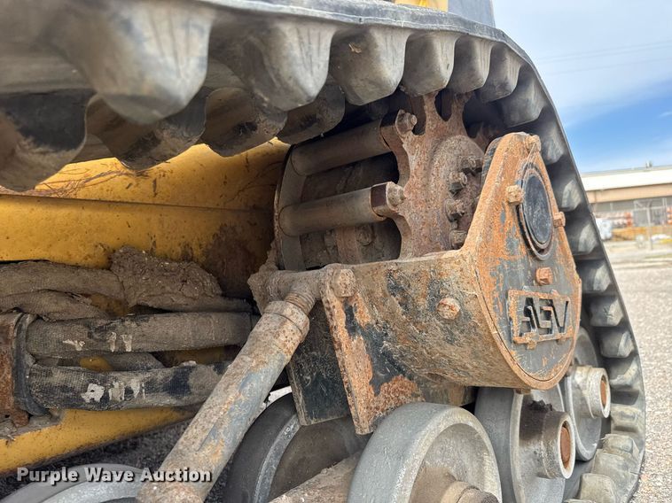 image for item EO0658 2002 Caterpillar 247 tracked skid steer loader