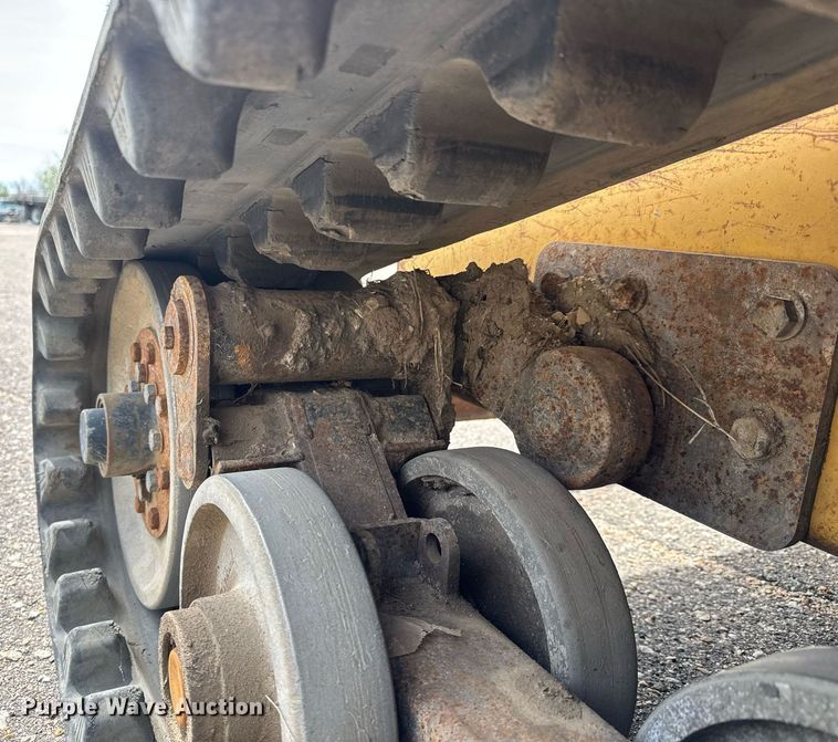 image for item EO0658 2002 Caterpillar 247 tracked skid steer loader