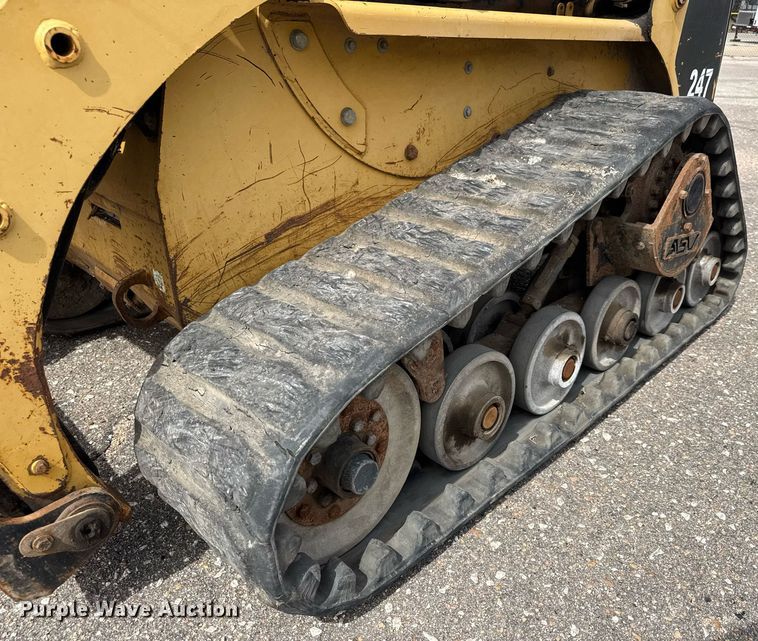 image for item EO0658 2002 Caterpillar 247 tracked skid steer loader