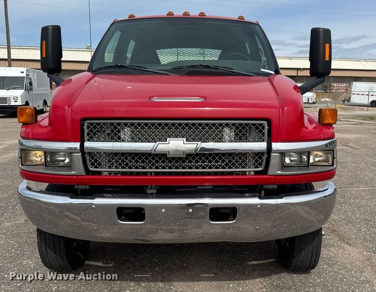 image for item EO0664 2009 Chevrolet C5500 Crew Cab utility / service truck
