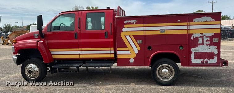 image for item EO0664 2009 Chevrolet C5500 Crew Cab utility / service truck