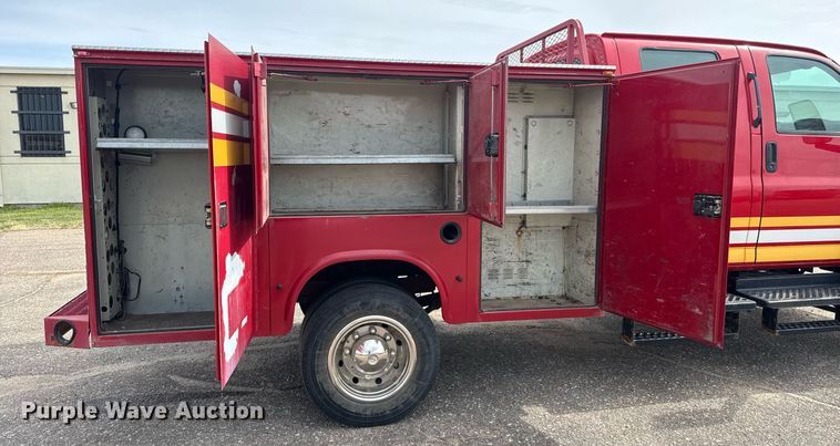 image for item EO0664 2009 Chevrolet C5500 Crew Cab utility / service truck
