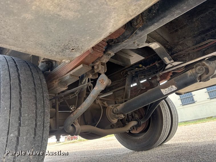 image for item EO0664 2009 Chevrolet C5500 Crew Cab utility / service truck