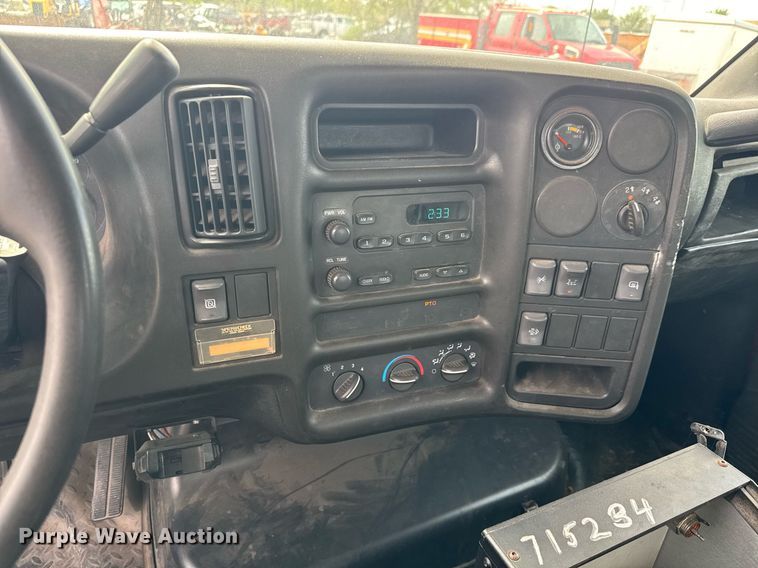 image for item EO0664 2009 Chevrolet C5500 Crew Cab utility / service truck