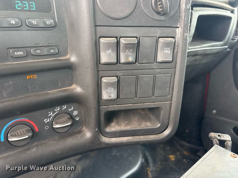 image for item EO0664 2009 Chevrolet C5500 Crew Cab utility / service truck