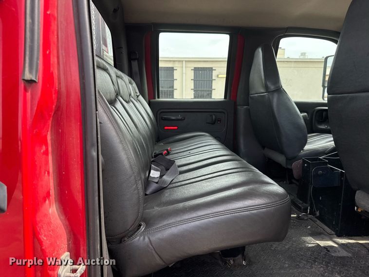 image for item EO0664 2009 Chevrolet C5500 Crew Cab utility / service truck