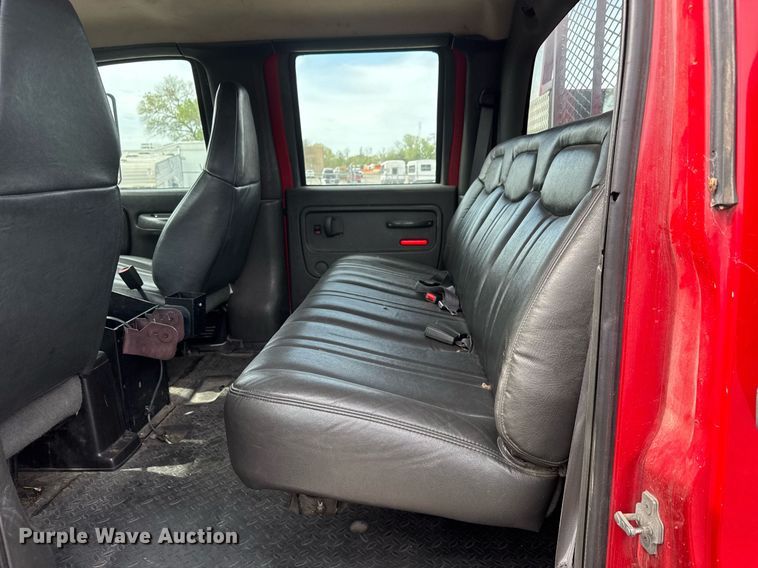 image for item EO0664 2009 Chevrolet C5500 Crew Cab utility / service truck