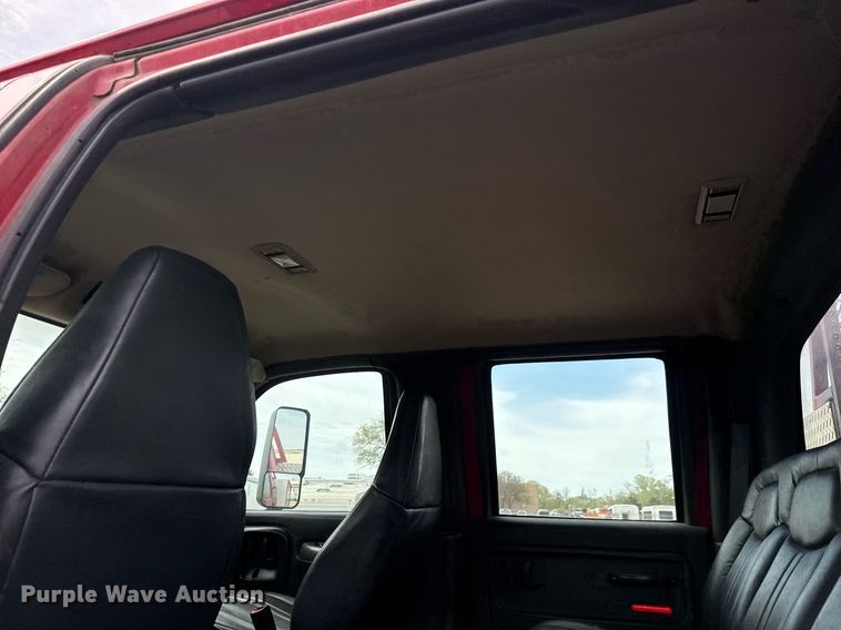 image for item EO0664 2009 Chevrolet C5500 Crew Cab utility / service truck