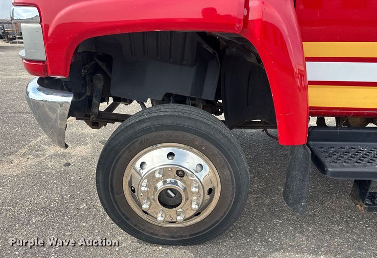 image for item EO0664 2009 Chevrolet C5500 Crew Cab utility / service truck