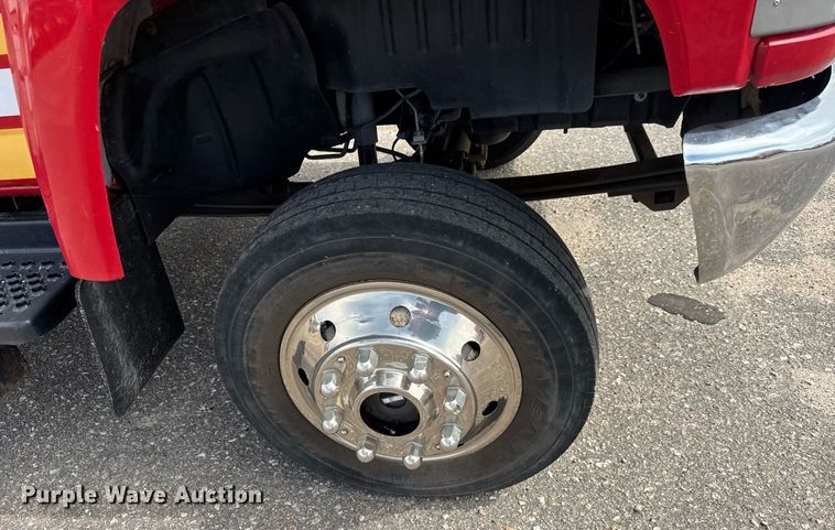 image for item EO0664 2009 Chevrolet C5500 Crew Cab utility / service truck