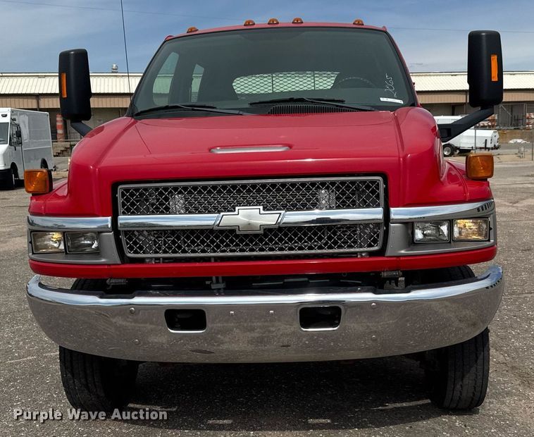 image for item EO0665 2009 Chevrolet C5500 Crew Cab utility / service truck