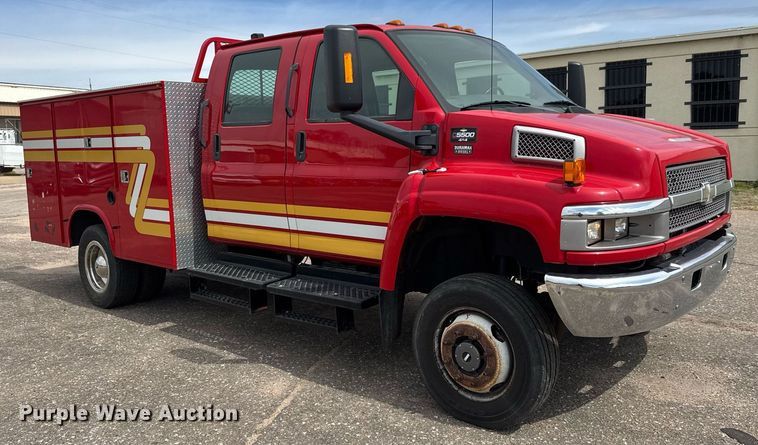 image for item EO0665 2009 Chevrolet C5500 Crew Cab utility / service truck