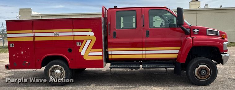 image for item EO0665 2009 Chevrolet C5500 Crew Cab utility / service truck