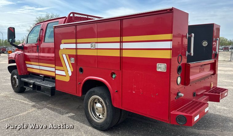 image for item EO0665 2009 Chevrolet C5500 Crew Cab utility / service truck