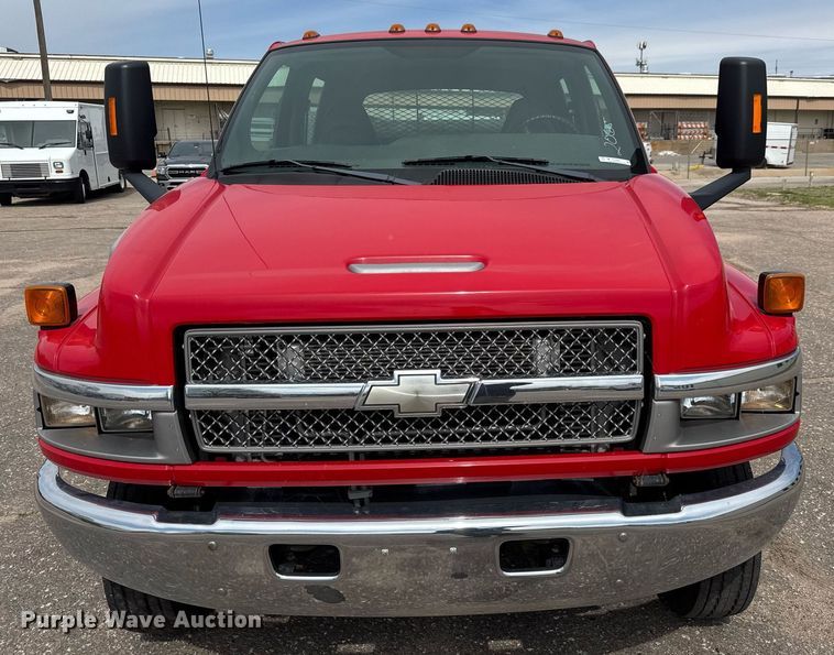 image for item EO0665 2009 Chevrolet C5500 Crew Cab utility / service truck