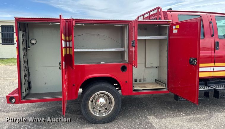 image for item EO0665 2009 Chevrolet C5500 Crew Cab utility / service truck