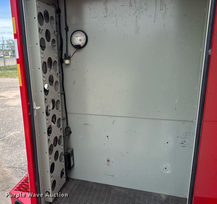 image for item EO0665 2009 Chevrolet C5500 Crew Cab utility / service truck