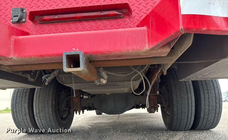 image for item EO0665 2009 Chevrolet C5500 Crew Cab utility / service truck