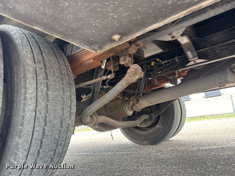 image for item EO0665 2009 Chevrolet C5500 Crew Cab utility / service truck