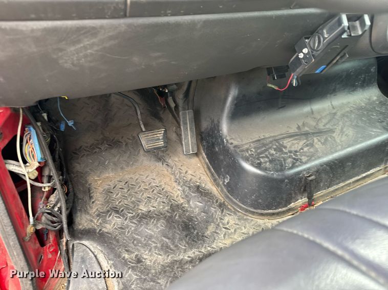 image for item EO0665 2009 Chevrolet C5500 Crew Cab utility / service truck