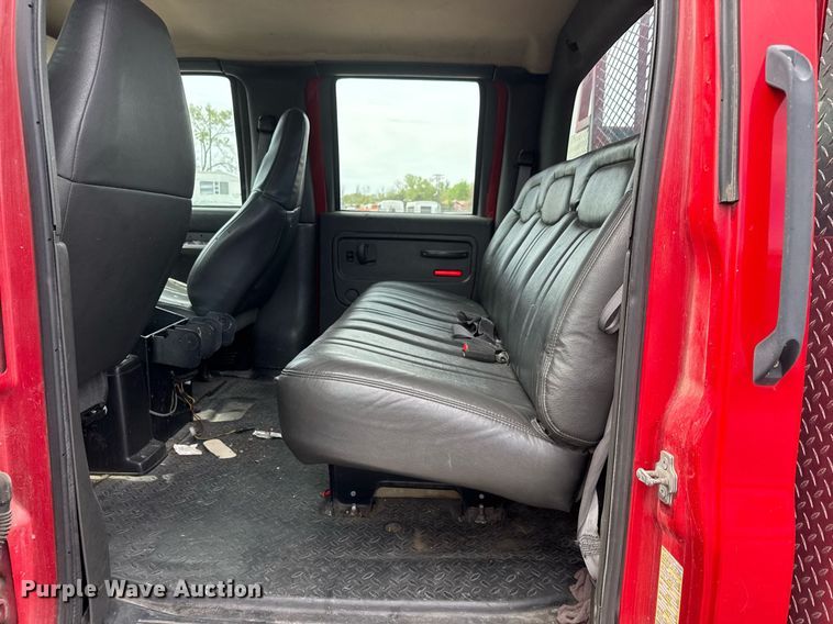 image for item EO0665 2009 Chevrolet C5500 Crew Cab utility / service truck