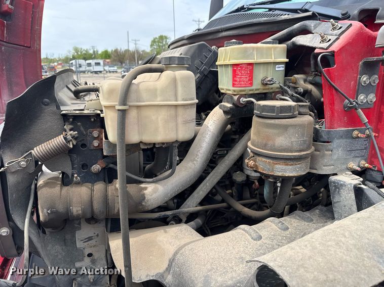 image for item EO0665 2009 Chevrolet C5500 Crew Cab utility / service truck