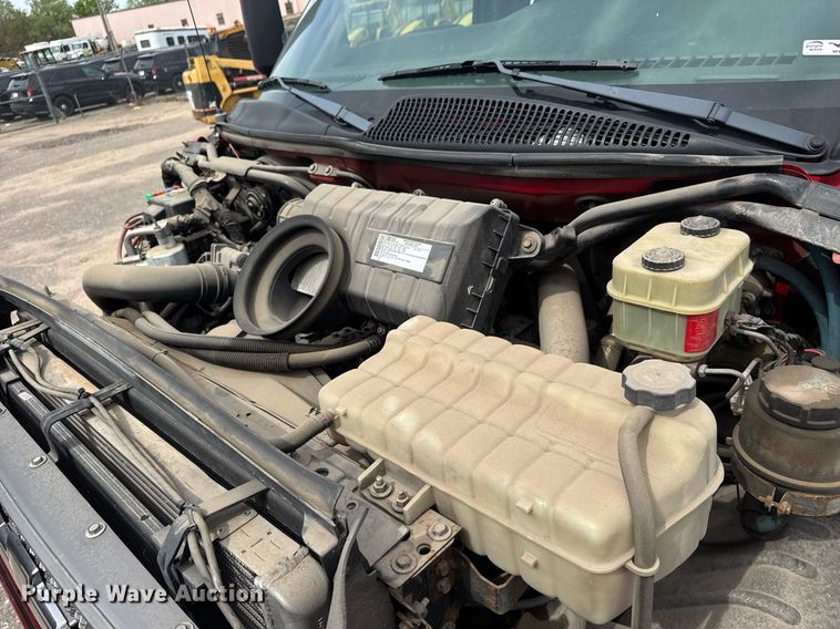 image for item EO0665 2009 Chevrolet C5500 Crew Cab utility / service truck