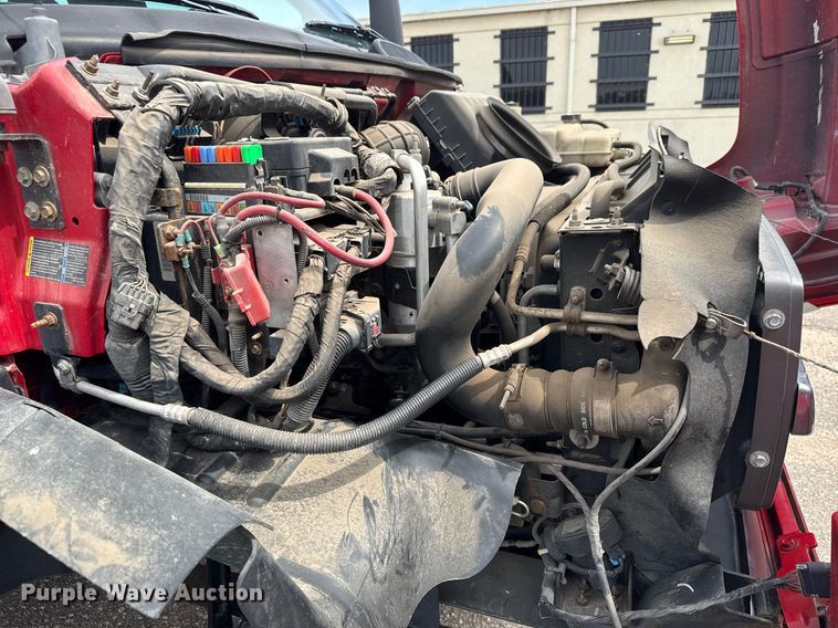 image for item EO0665 2009 Chevrolet C5500 Crew Cab utility / service truck