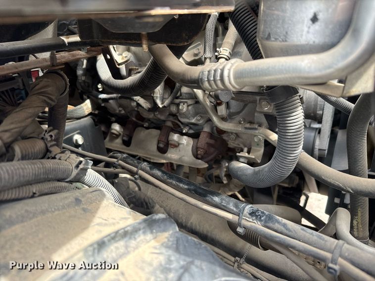 image for item EO0665 2009 Chevrolet C5500 Crew Cab utility / service truck