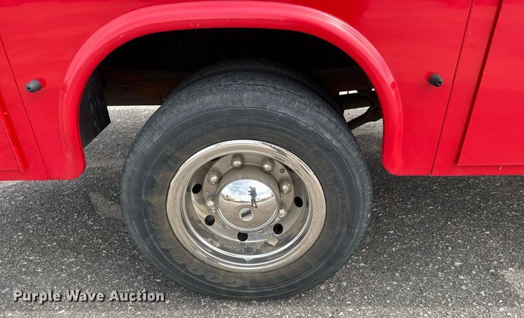 image for item EO0665 2009 Chevrolet C5500 Crew Cab utility / service truck