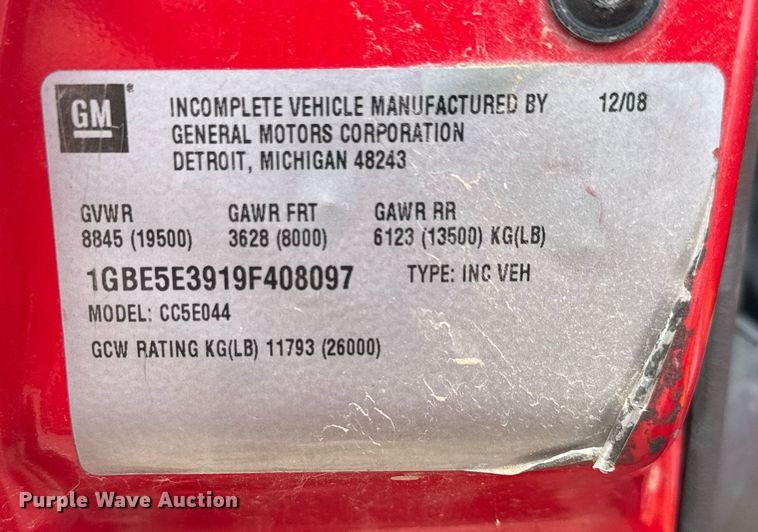 image for item EO0665 2009 Chevrolet C5500 Crew Cab utility / service truck